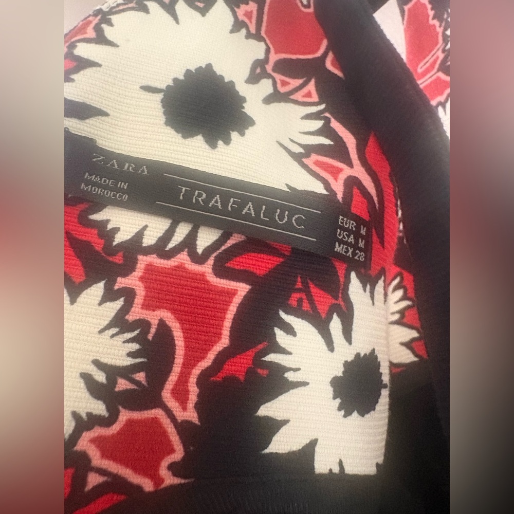 Zara Trafaluc red white black floral print mini dress crisscross strap back M - Picture 5 of 6